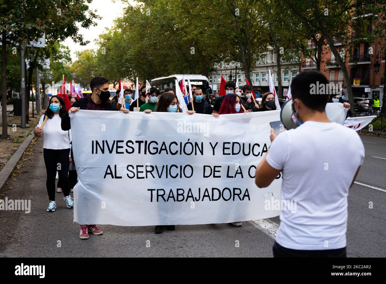 Protest in Madrid, Spain, on October 21, 2020, in defense of a research in a university without precariouness and well financed, in the baner you can read 'Research and education at the service of the working class' (Photo by Jon Imanol Reino/NurPhoto) Stock Photo