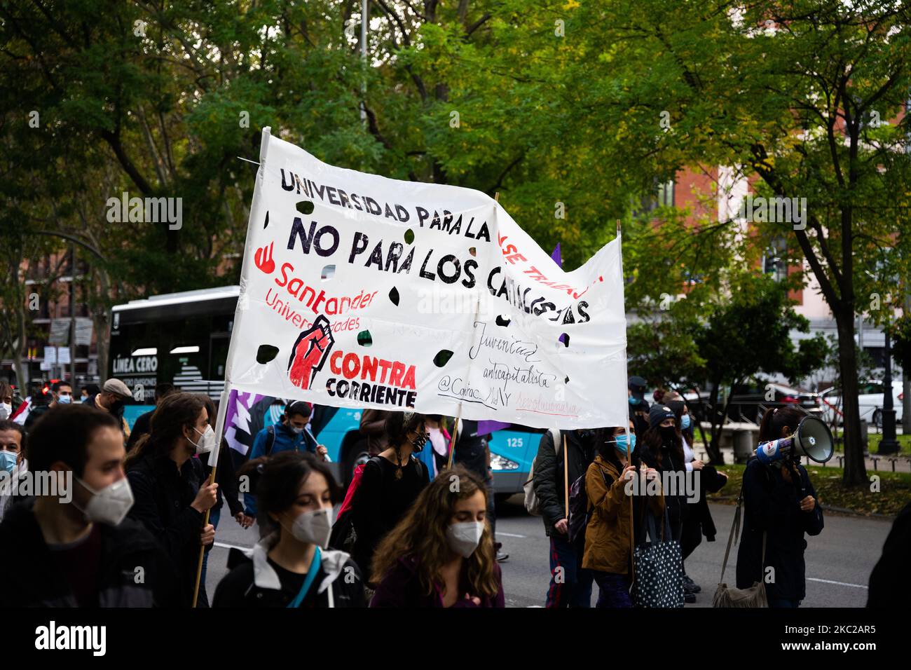 Protest in Madrid, Spain, on October 21, 2020, in defense of a research in a university without precariouness and well financed. In the banner you can read 'University fot the working class not for the capitalists' (Photo by Jon Imanol Reino/NurPhoto) Stock Photo
