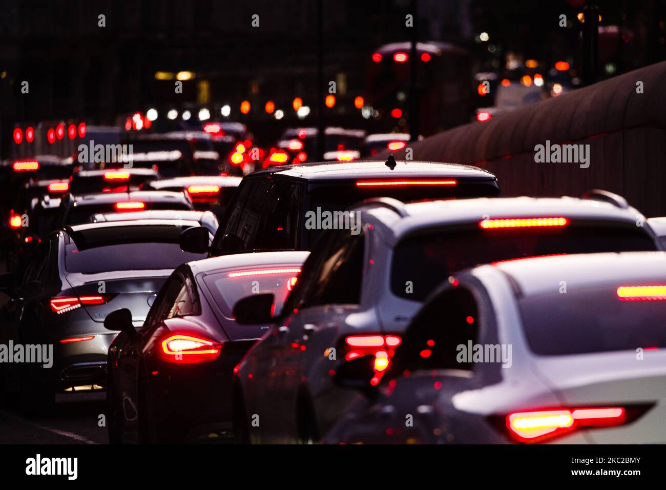 Cars queue in a long traffic jam on Knightsbridge in London, England, on October 22, 2020. Government plans to expand the London Congestion Charging Zone to help fund a bailout for beleaguered public transport body Transport for London (TfL) are reportedly running up against fierce opposition from Conservative Party MPs in the capital responding to leaked details of the proposals. (Photo by David Cliff/NurPhoto) Stock Photo