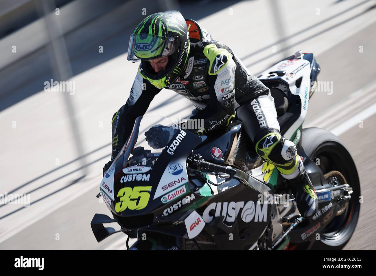 Cal Crutchlow (35) of England and LCR Honda Castrol during the free practice for the MotoGP of Teruel at Motorland Aragon Circuit on October 23, 2020 in Alcaniz, Spain. (Photo by Jose Breton/Pics Action/NurPhoto) Stock Photo