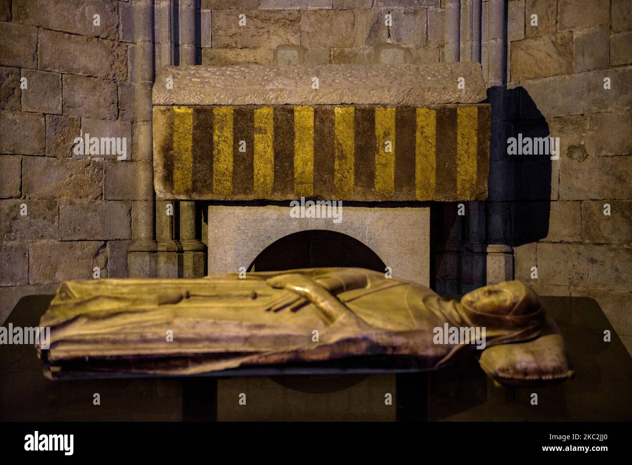 Tomb of Ermessenda of Carcassona inside the Cathedral of Girona. It is the oldest sample of the origin of the 'Senyera Reial' the current Catalan flag Stock Photo