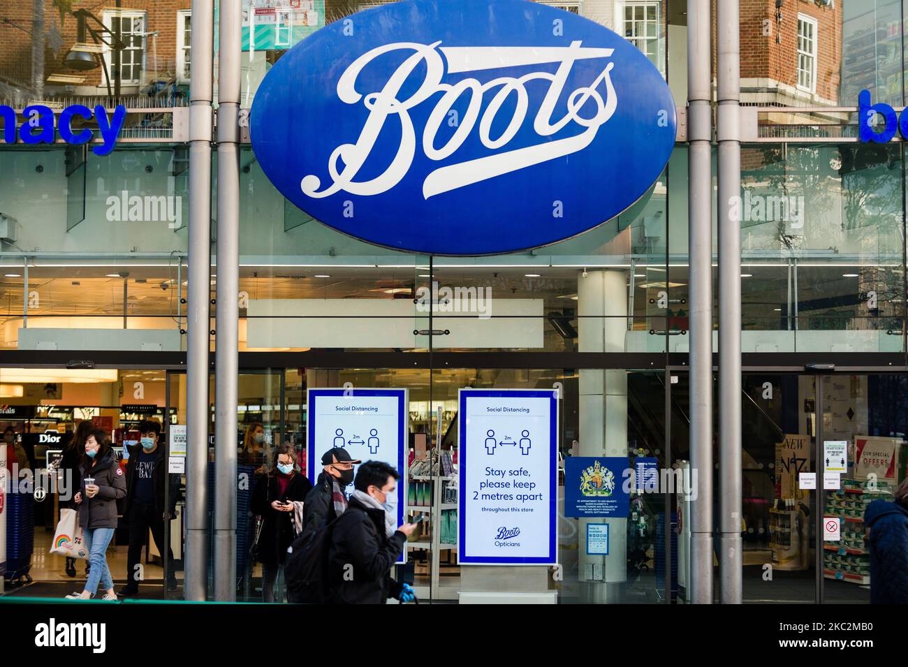 A Covid test that can provide a result in 12 minutes will be made available at high street pharmacy Boots in selected stores over the next few weeks, London, Britain, 26 October 2020. The nasal swab test, which will cost £120, will be available in more than 50 stores across the UK to anyone who is not showing symptoms. The test, and the device needed to process it, have been approved by authorities in Europe and the US. In trials on more than 500 patients it accurately detected the virus in more than 97% of cases. (Photo by Maciek Musialek/NurPhoto) Stock Photo