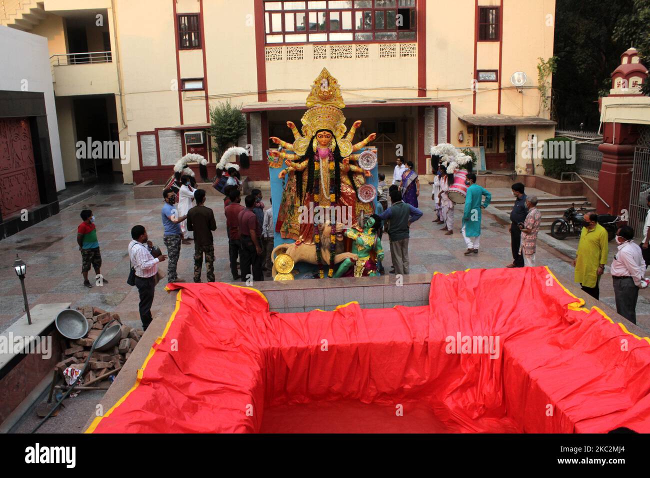 Kali bari new delhi hi-res stock photography and images - Alamy, image size:1300x956