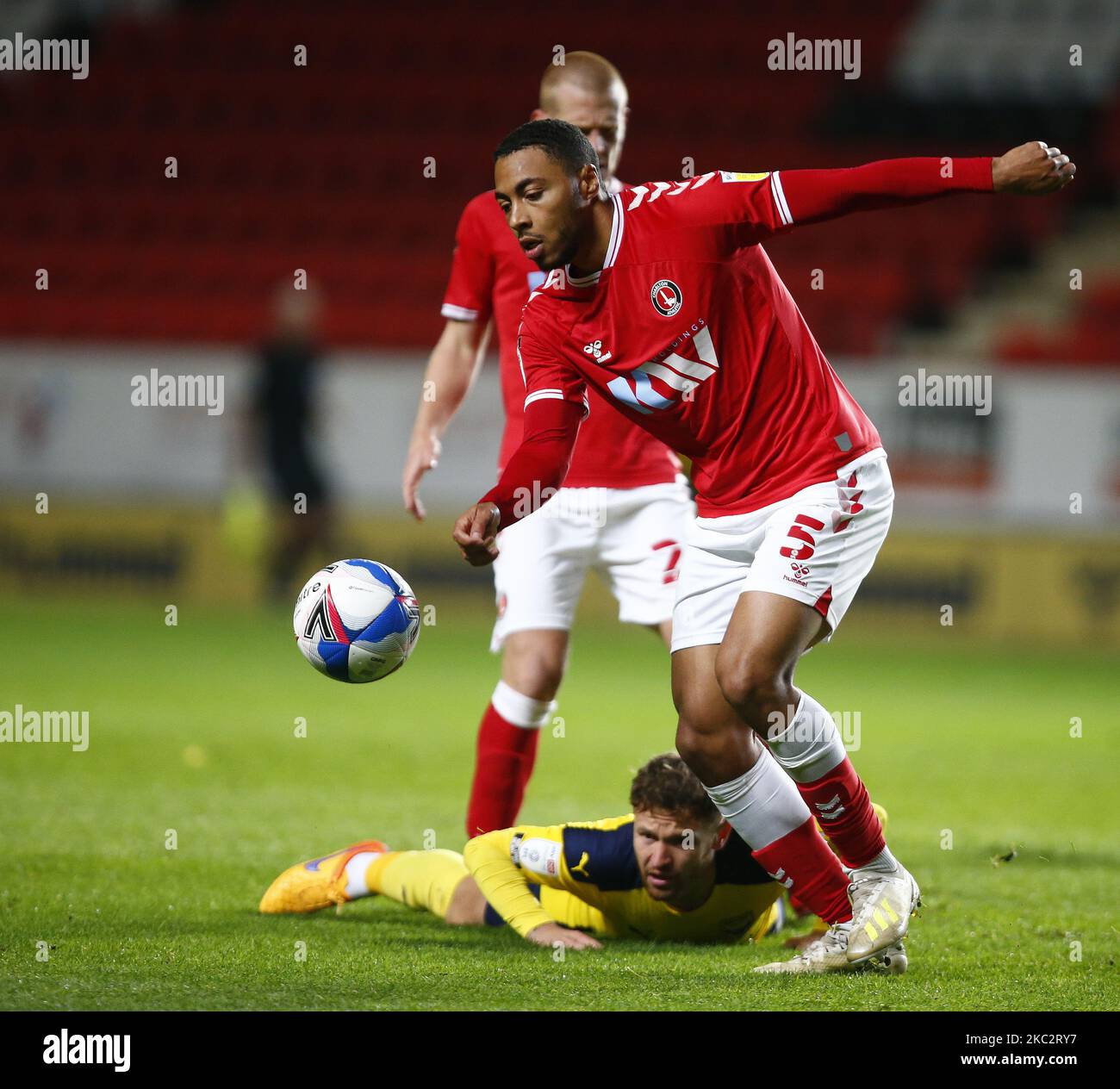 Charlton Athletic's Akin Famewo during Sky Bet League One between Charlton Athletic and Oxford United at The Valley, Woolwich, England on 27th October, 2020. (Photo by Action Foto Sport/NurPhoto) Stock Photo
