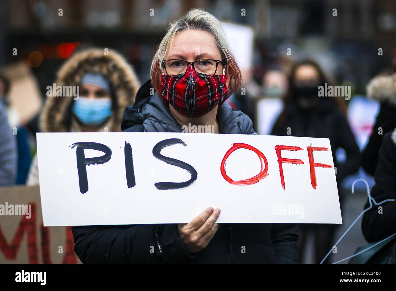 Pro-choice supporters protest against restrictions on abortion law in Poland on November 01, 2020 in Glasgow, Scotland. This comes after the Constitutional Tribunal ruled last week that abortion on the ground of irreversible foetal defect or incurable illness that threatens the foetus life violates Poland’s constitution resulting a near-total ban on terminations. (Photo by Ewan Bootman/NurPhoto) Stock Photo