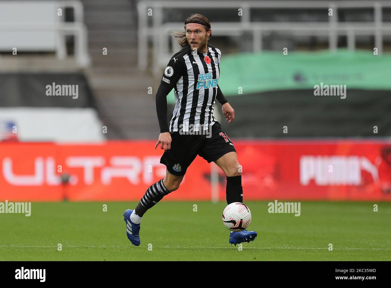 Jeff Hendrick of Newcastle United during the Premier League match between Newcastle United and Everton at St. James's Park, Newcastle on Sunday 1st November 2020. (Photo by Mark Fletcher/MI News/NurPhoto) Stock Photo