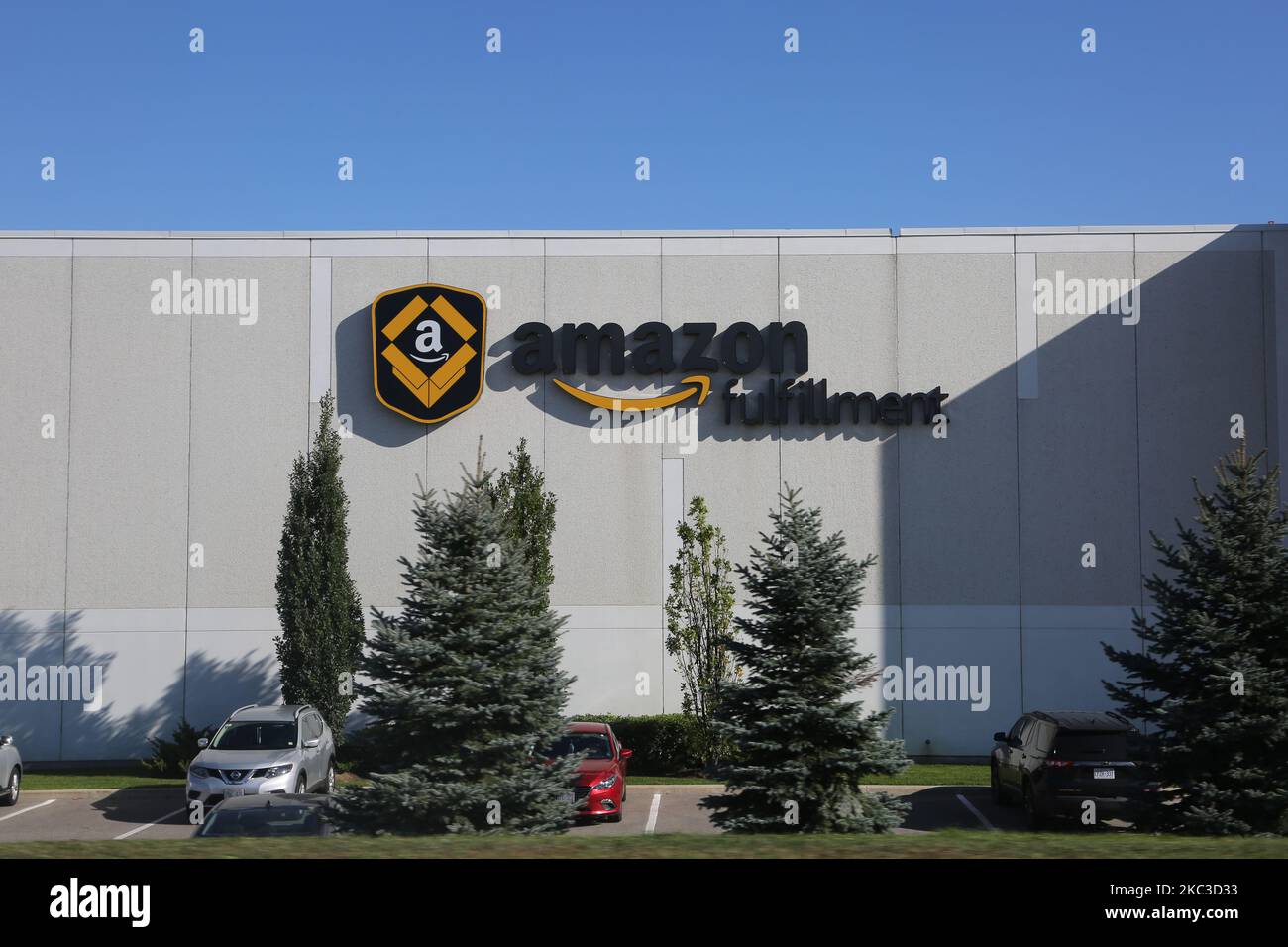 Amazon fulfillment centre hires stock photography and images Alamy