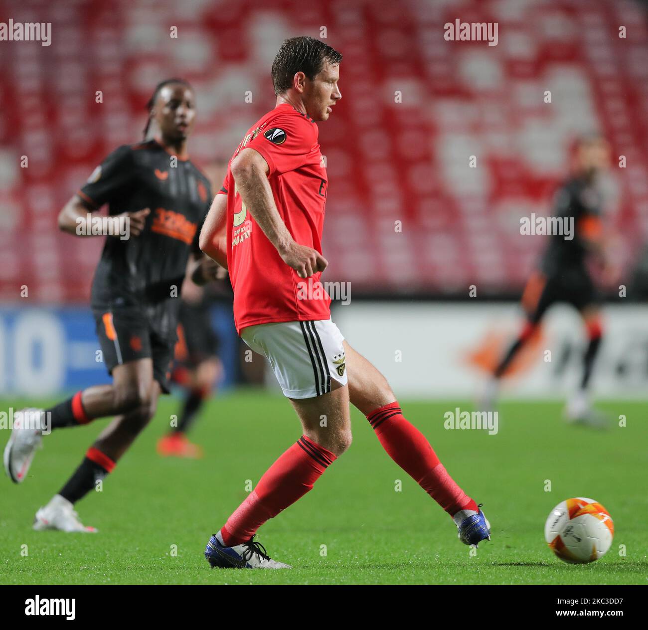 Jan Vertonghen of SL Benfica in action during the UEFA Europa League Group D stage match between SL Benfica and Rangers FC at Estadio da Luz on November 5, 2020 in Lisbon, Portugal. (Photo by Paulo Nascimento/NurPhoto) Stock Photo