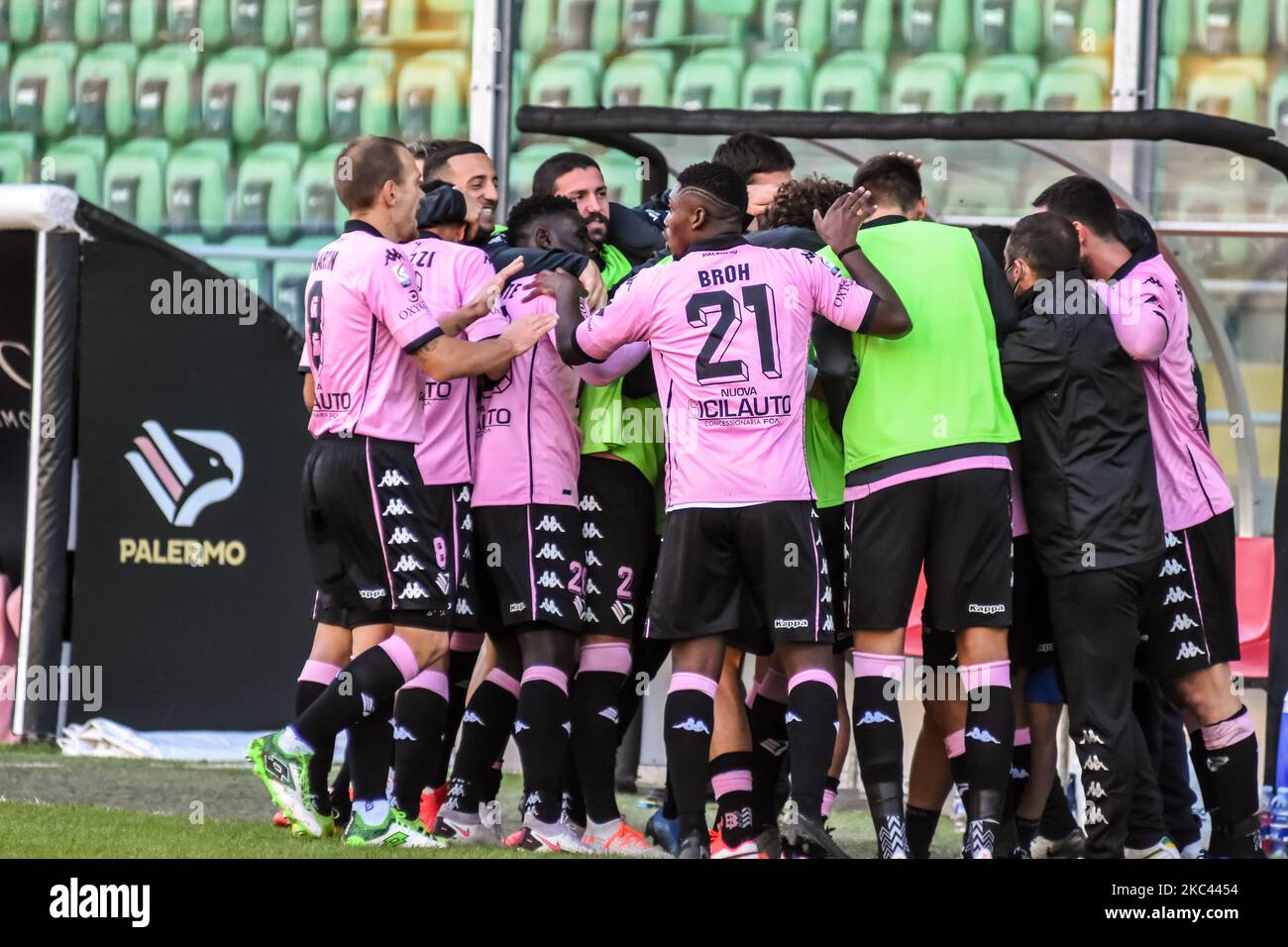 Palermo team during the Serie C match between Palermo FC and Paganese, at  the stadium Renzo Barbera of Palermo. Italy, Sicily, Palermo, 15 November  2020 (Photo by Francesco Militello Mirto/NurPhoto Stock Photo -