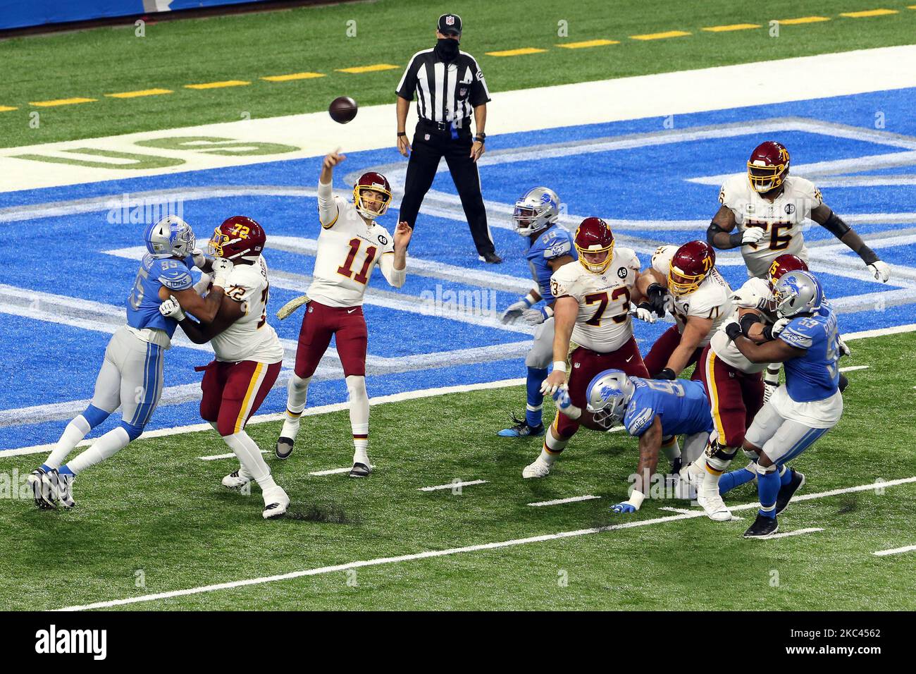 Washington Football Team QB Alex Smith sees first NFL action since