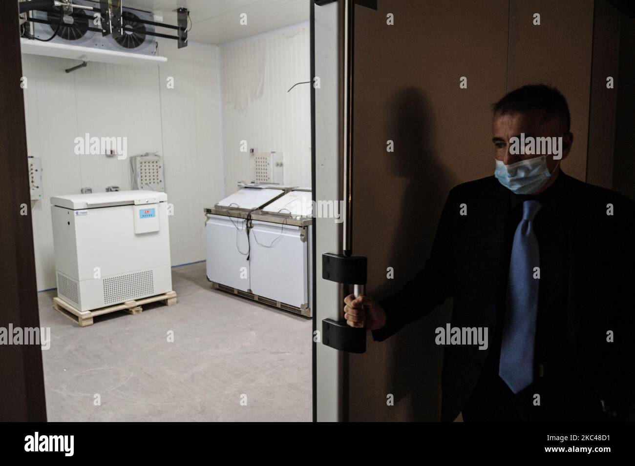 C.E.O. President Corrado De Santis of the Italian company Desmon closes