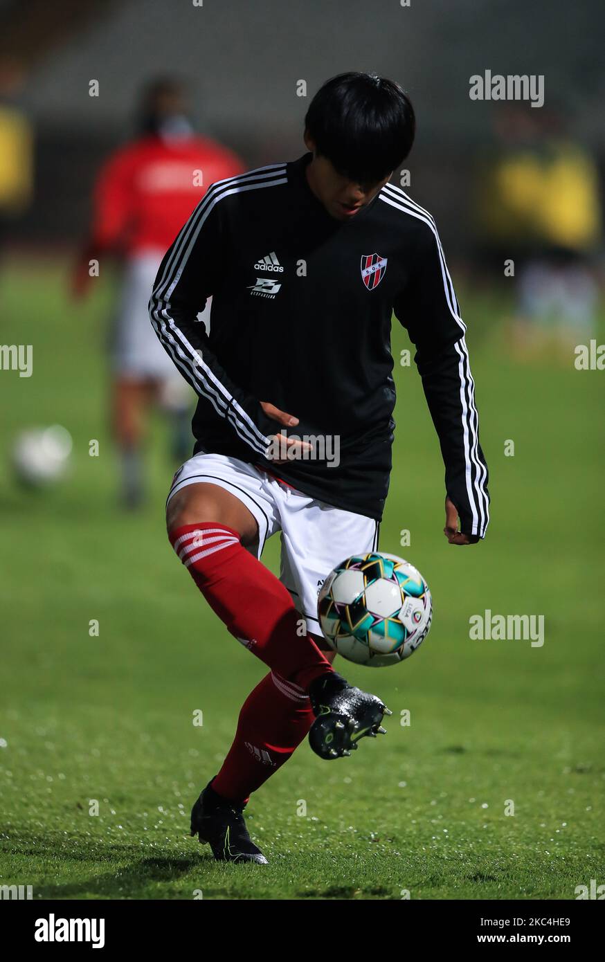yuk jinyoung of SG Sacavenense in warm up during the 3rd round of Portuguese Cup match between SG Sacavenense and Sporting CP at Estadio Nacional on November 23, 2020 in Oeiras, Portugal. (Photo by Paulo Nascimento/NurPhoto) Stock Photo