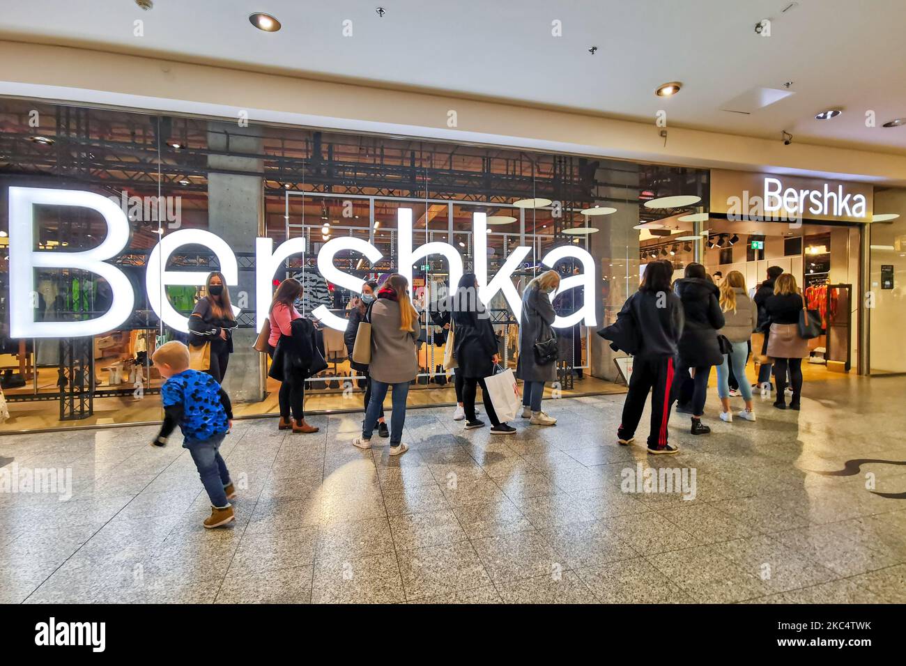 Bershka shop hi-res stock photography and images - Alamy