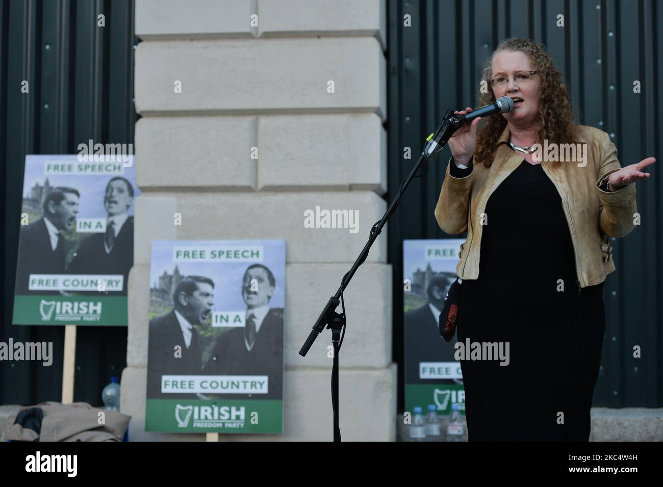 Professor Dolores Cahill, the chairperson of the Irish Freedom Party addresses the crowd during an anti-vaccination and anti-lockdown rally, on day 39 of the nationwide Level 5 lockdown. On Saturday, November 28, 2020, in Dublin, Ireland. (Photo by Artur Widak/NurPhoto) Stock Photo