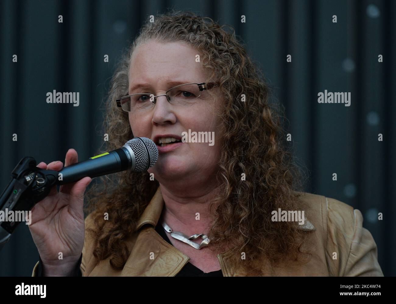 Professor Dolores Cahill, the chairperson of the Irish Freedom Party addresses the crowd during an anti-vaccination and anti-lockdown rally, on day 39 of the nationwide Level 5 lockdown. On Saturday, November 28, 2020, in Dublin, Ireland. (Photo by Artur Widak/NurPhoto) Stock Photo