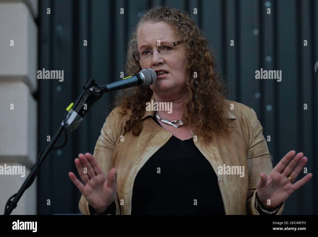 Professor Dolores Cahill, the chairperson of the Irish Freedom Party addresses the crowd during an anti-vaccination and anti-lockdown rally, on day 39 of the nationwide Level 5 lockdown. On Saturday, November 28, 2020, in Dublin, Ireland. (Photo by Artur Widak/NurPhoto) Stock Photo