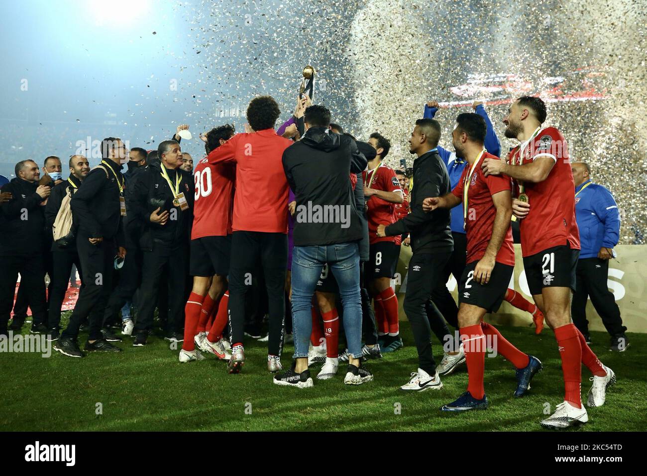 Players Of Al Ahly Celebrate With The Trophy Of CAF Champions League ...