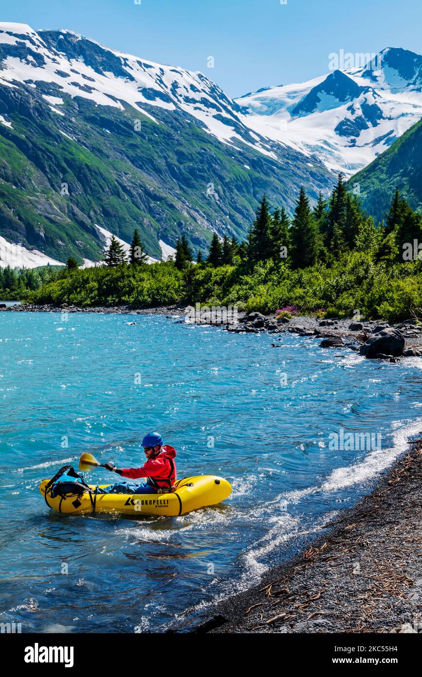 Boaters near Boggs Visitor Center; Portage Lake; Portage Glacier; Maynard Mountain; Bard Peak; Chugach National Forest; Portage; Alaska; USA Stock Photo