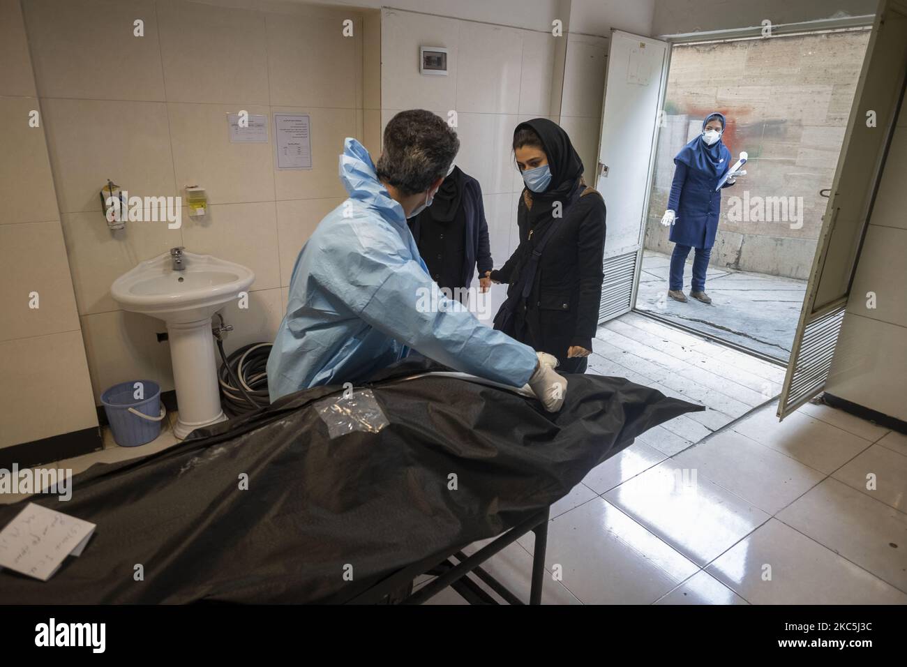 female morgue Dead women morgue covid hi-res stock photography and images - Alamy