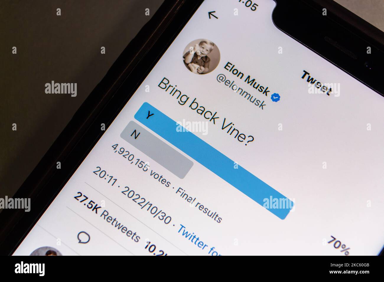 Vancouver, CANADA - Oct 29 2022 : Closeup a vote in a Twitter poll “Bring back Vine?” by Elon Musk (@elonmusk) on Twitter website on an iPhone. Stock Photo