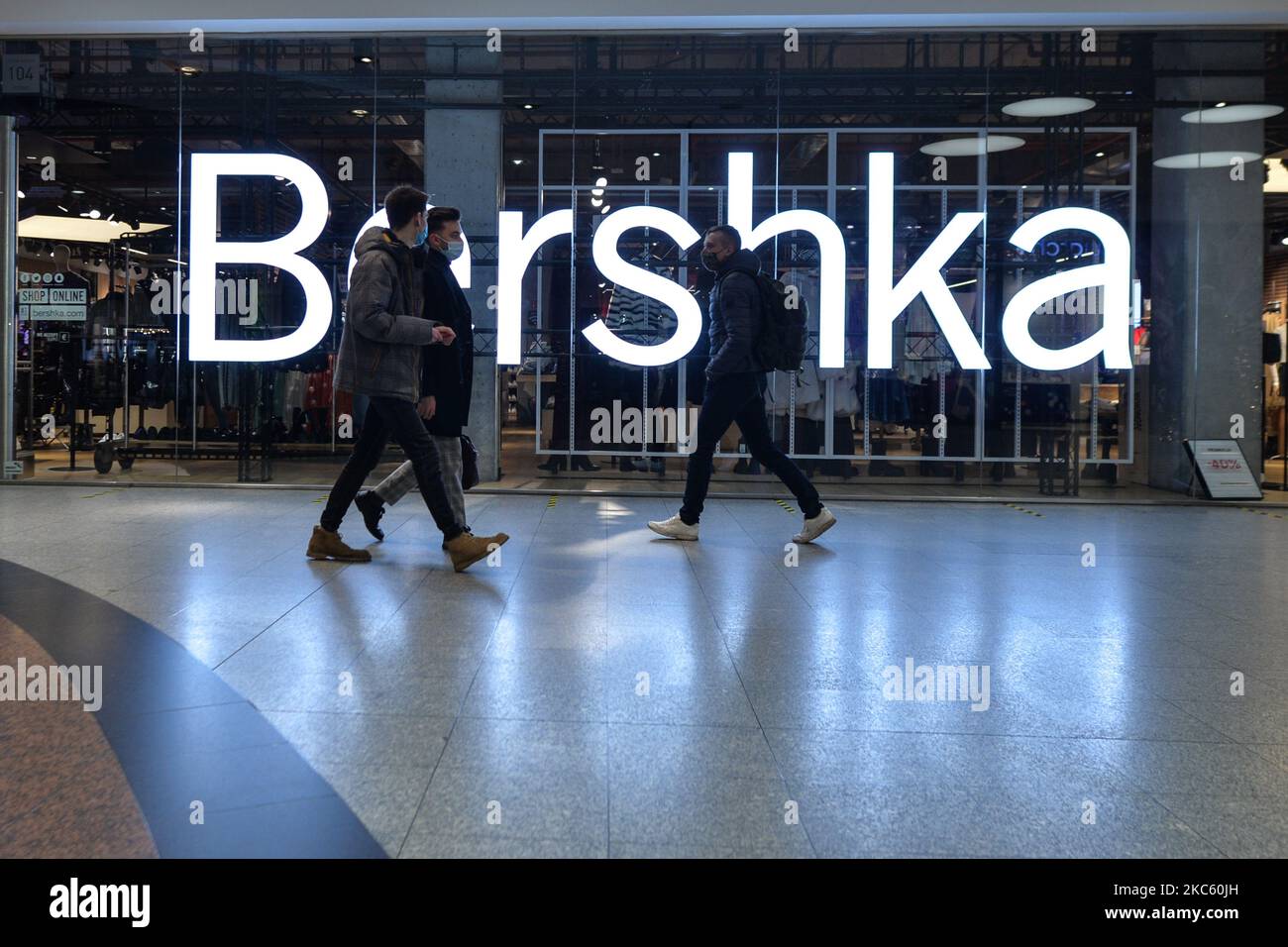 Bershka shopping center hi-res stock photography and images - Alamy