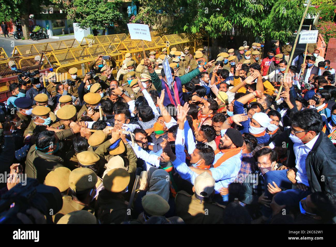 Jaipur: BJP Yuva Morcha activists stage a protest against the state government, at Civil Lines in Jaipur,Rajasthan,India, Thursday, Dec 17, 2020.(Photo By Vishal Bhatnagar/NurPhoto) (Photo by Vishal Bhatnagar/NurPhoto) Stock Photo