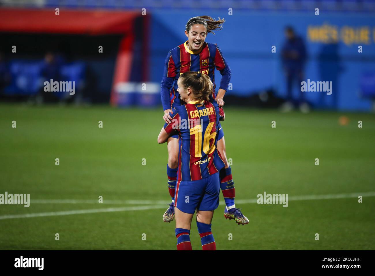 16 Caroline Graham Hansen of FC Barcelona celebrating a goal with 14 ...