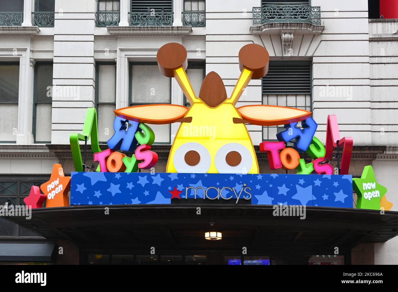 T Rex New York Toys R Us Official Site 🦒🥁 Toys 