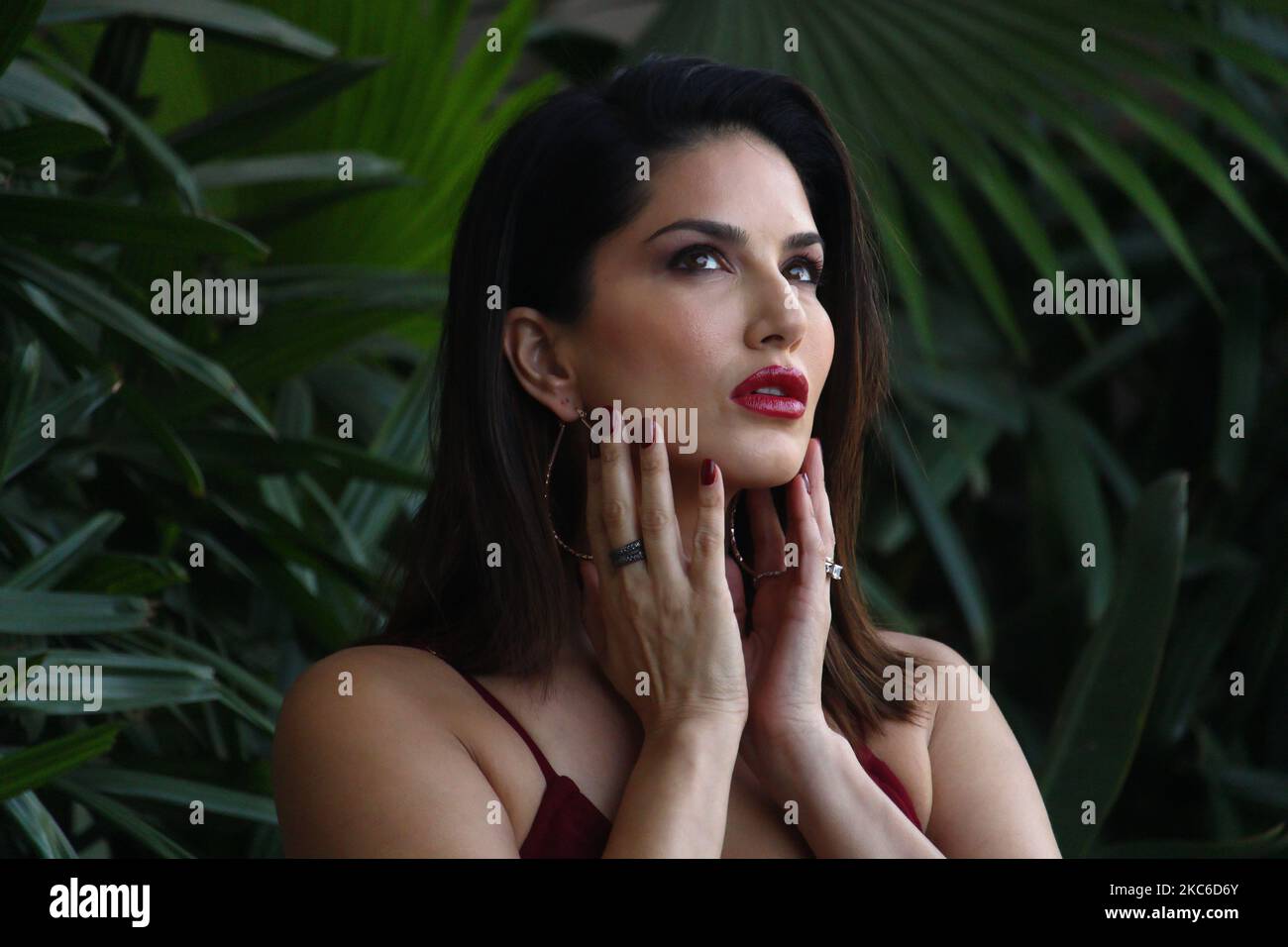 Sunny leone actress hi-res stock photography and images - Alamy Sunny leone actress hi-res stock photography and images - Alamy