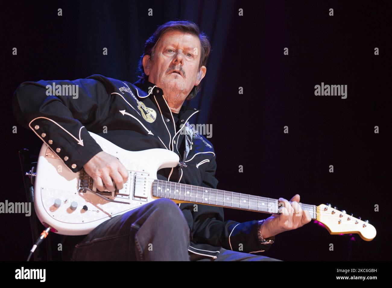 Ramo Arroyo of Spanish music band Los Secretos performs during the band's concert at Nuevo Alcala theater in Madrid, Spain, 26 December 2020 (Photo by Oscar Gonzalez/NurPhoto) Stock Photo