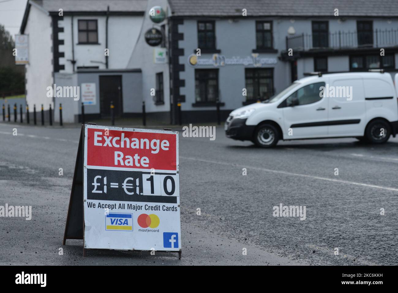 A board with GBP/Euro exchange rate between seen near Omeath, a village on the Cooley Peninsula in County Louth, Ireland, close to the border with Northern Ireland.. On Tuesday, December 29, 2020, in Jonesborough, County Armagh, Northern Ireland, United Kingdom. (Photo by Artur Widak/NurPhoto) Stock Photo