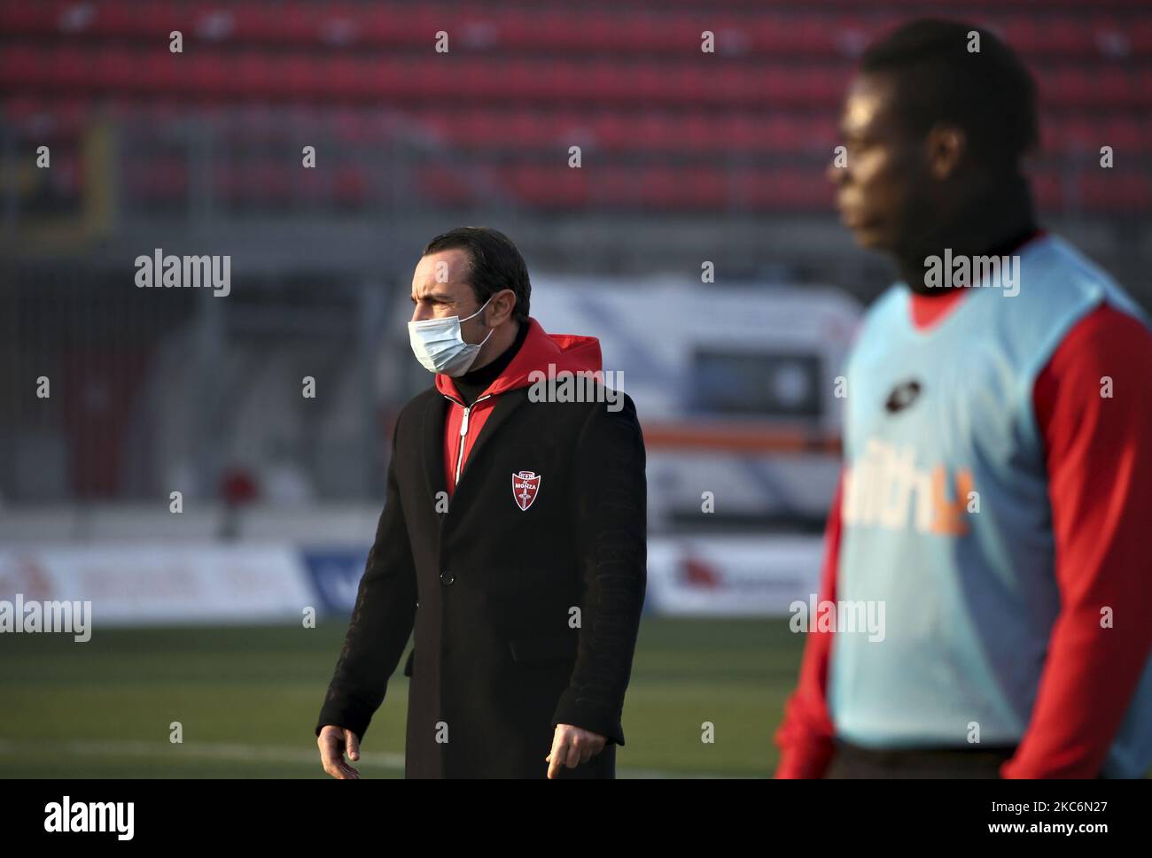 Cristian Brocchi head coach of AC Monza and Mario Balotelli before the Serie B match between AC Monza and US Salernitana at Stadio Brianteo on December 30, 2020 in Monza, Italy (Photo by Giuseppe Cottini/NurPhoto) Stock Photo