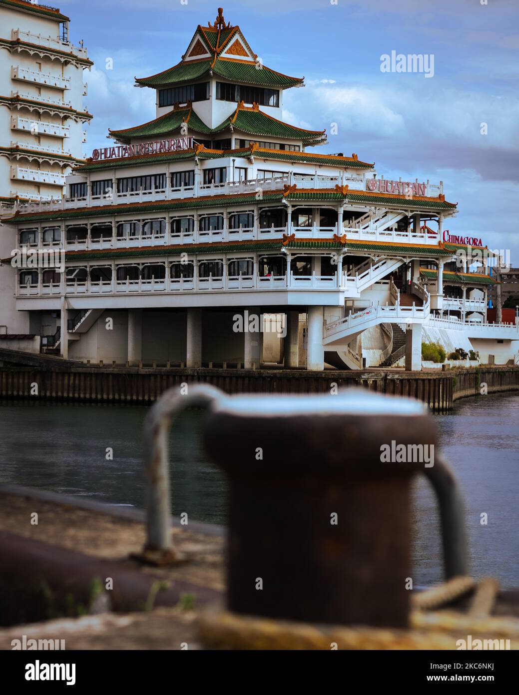 Paris to beijing hi-res stock photography and images - Page 3 - Alamy, image size:1039x1390