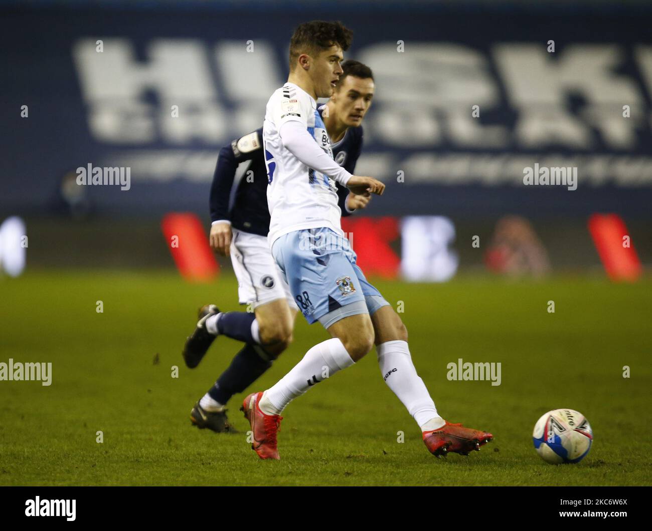 LONDON, United Kingdom, JANUARY 02:Ryan Giles of Coventry City (on loan from Wolverhampton Wanderers) during Sky Bet Championship between Millwall and Coventry City at The Den Stadium, London on 02nd January, 2021 (Photo by Action Foto Sport/NurPhoto) Stock Photo