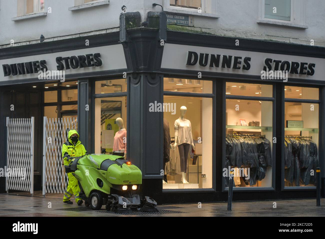 Click and collect and return services hires stock photography and