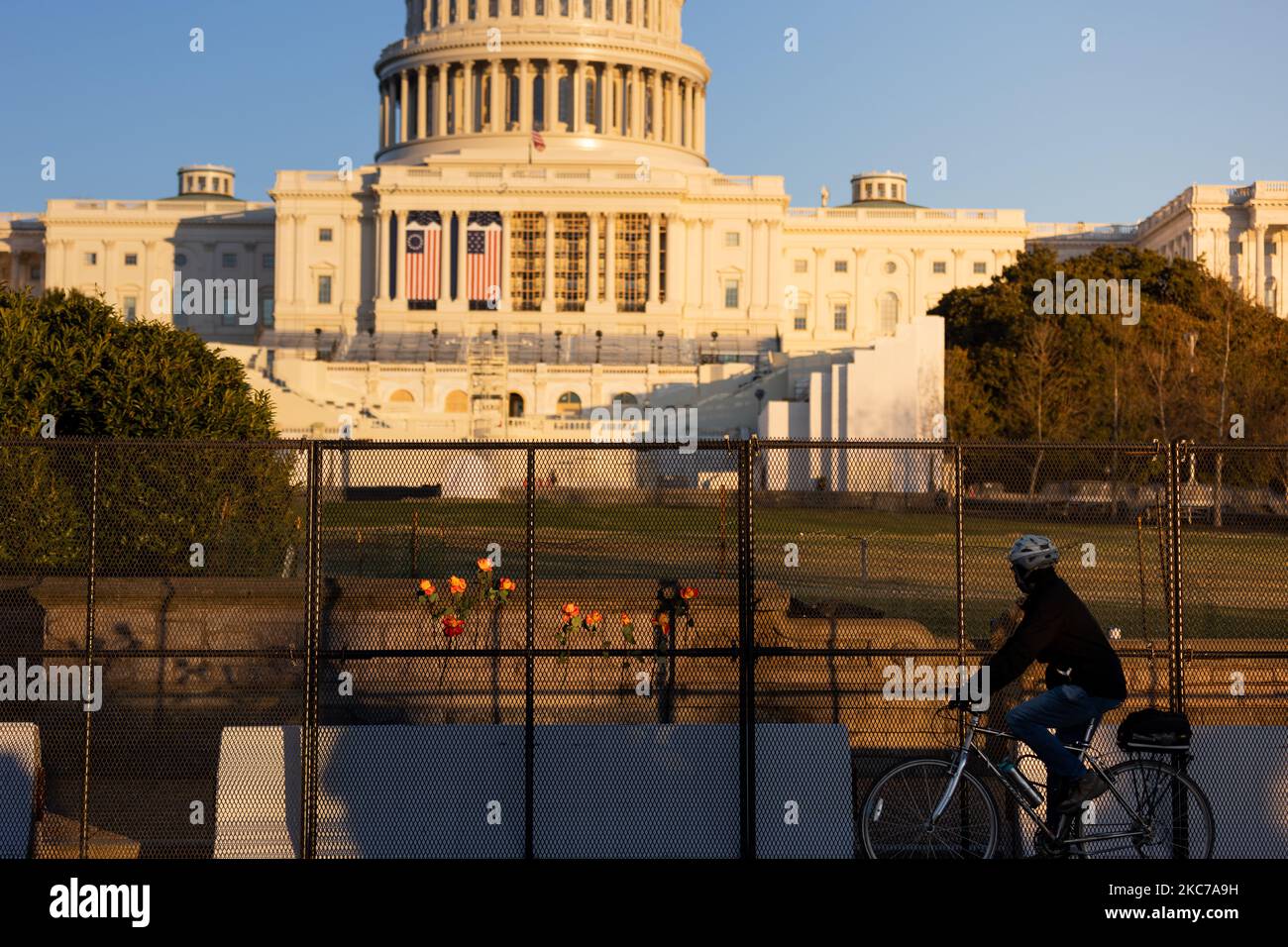 A fence and barricades set up around the US Capitol building in Washington, D.C. on January 10, 2021. (Photo by Aurora Samperio/NurPhoto) Stock Photo