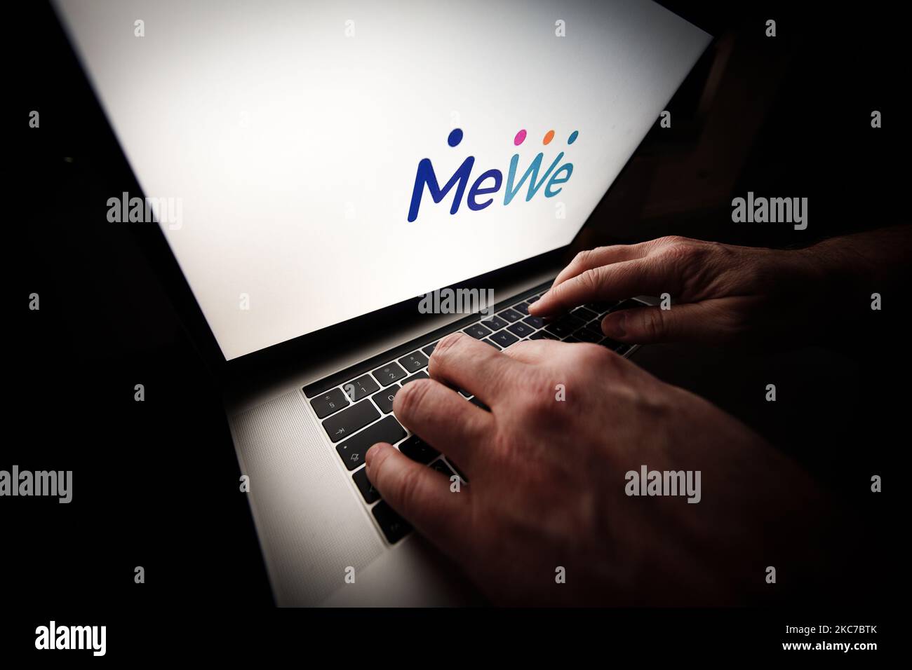 MeWe Gains New Members as Other Social Media Platforms Are Banned From App  Stores