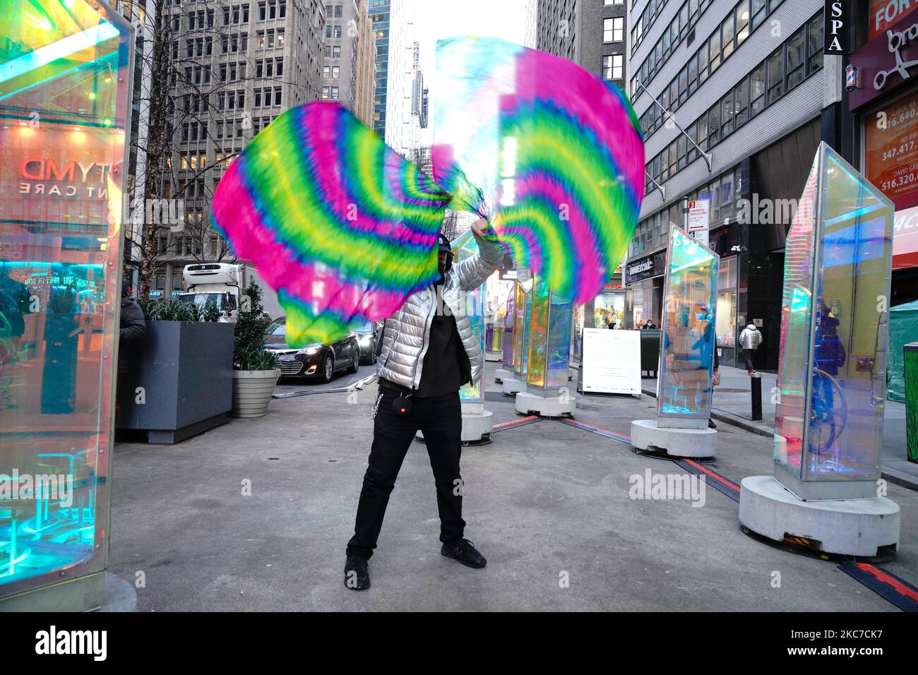 Rotating sight glass hires stock photography and images Alamy