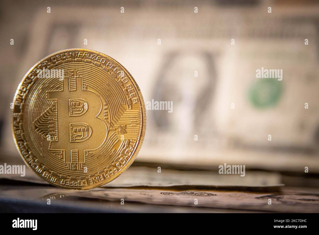 American gold dollar coin hi-res stock photography and images - Page 14 -  Alamy