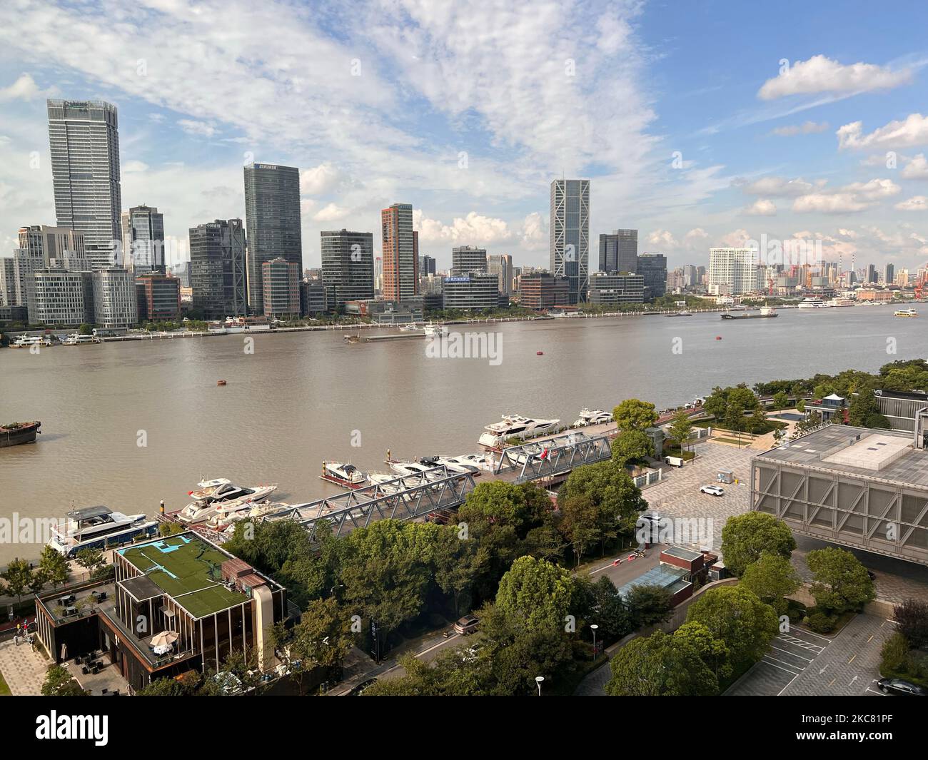 Shanghai waterfront boats hi-res stock photography and images - Alamy