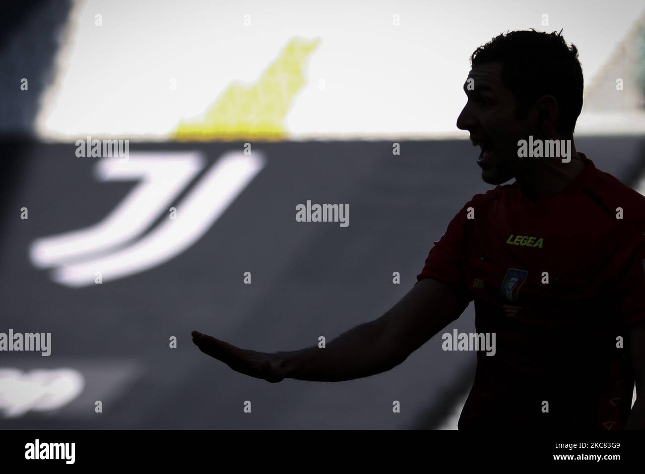 Referee Juan Luca Sacchi gestures during the Serie A football match n