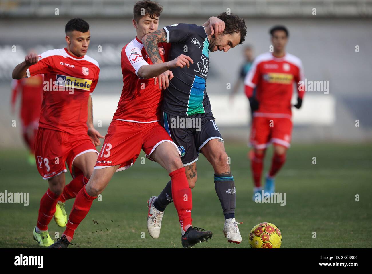 Minel Sabotic of Carpi FC and Tommaso Ceccarelli of Feralpisalo during the Serie C match between Carpi and Feralpisalo at Stadio Sandro Cabassi on January 27, 2021 in Carpi, Italy. (Photo by Emmanuele Ciancaglini/NurPhoto) Stock Photo