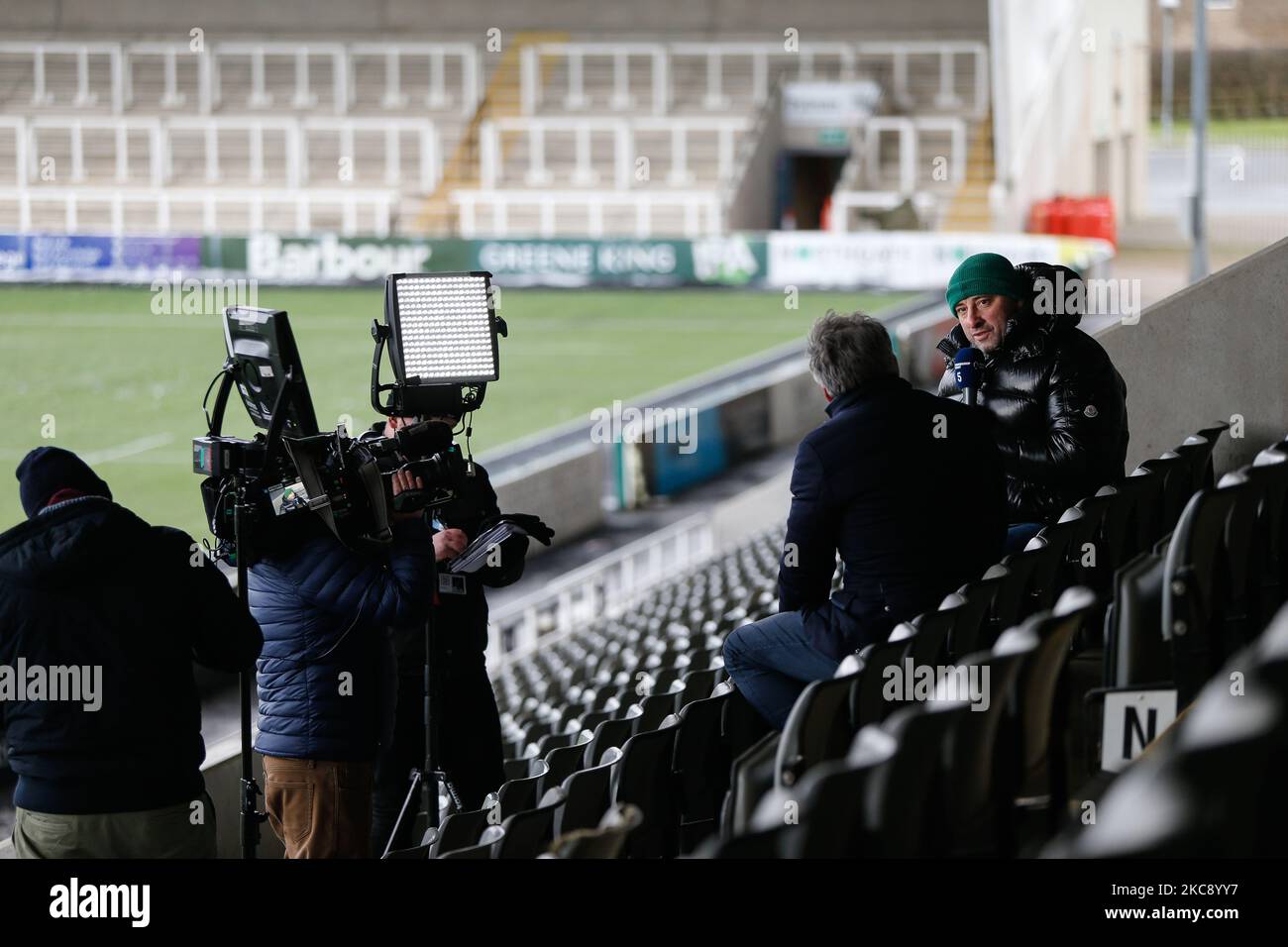 and Mark Durden-Smith David Flatman (right) of BT Sport have a pre-match chat before the Gallagher Premiership match between Newcastle Falcons and Exeter Chiefs at Kingston Park, Newcastle on Sunday 7th February 2021. (Photo by Chris Lishman/MI News/NurPhoto) Stock Photo