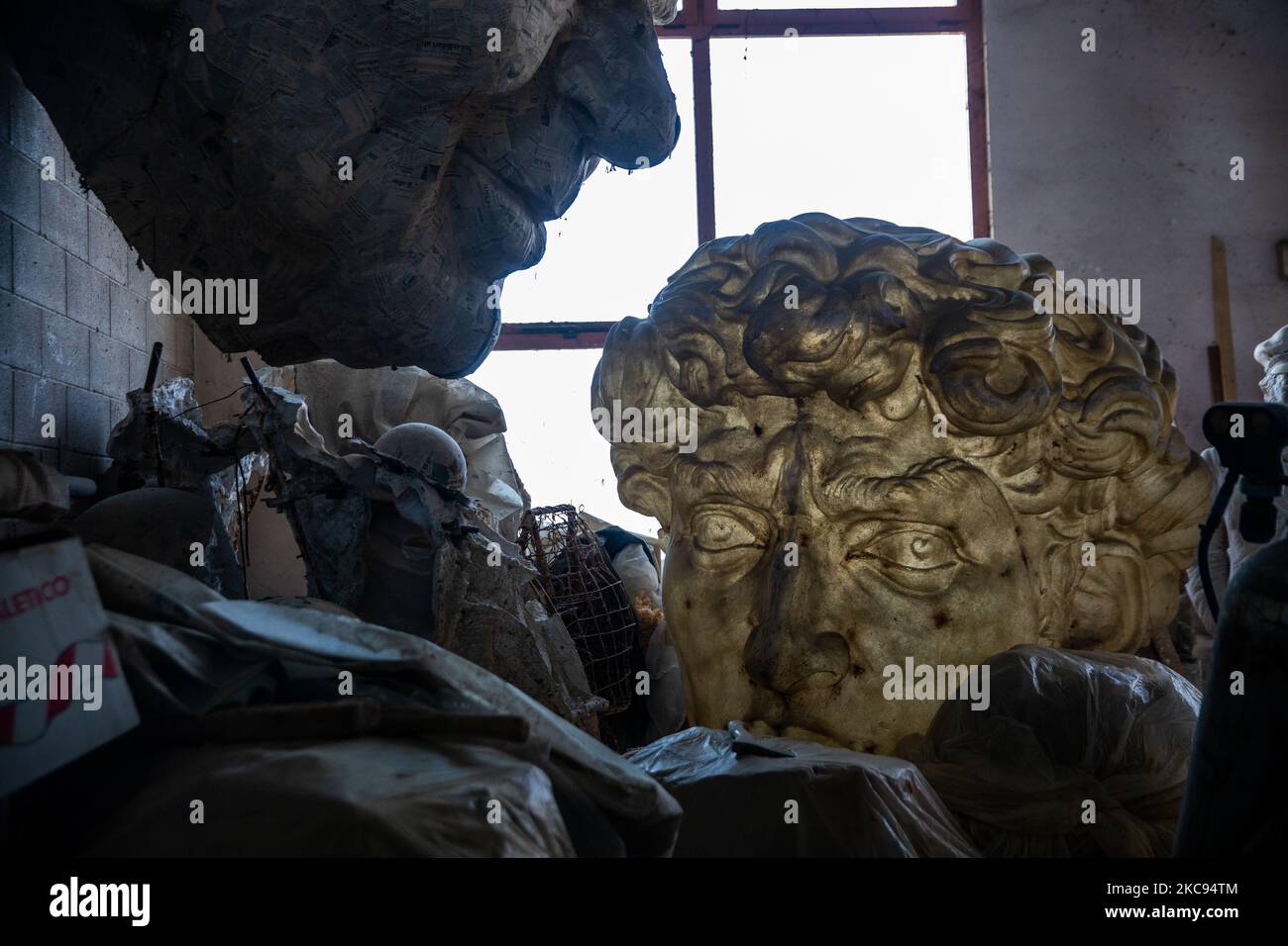 mardi gras statues