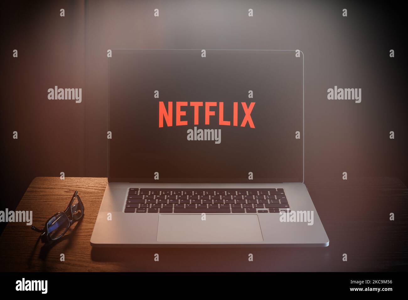 Logo of Netflix on laptop screen. Streaming service Netflix Stock Photo