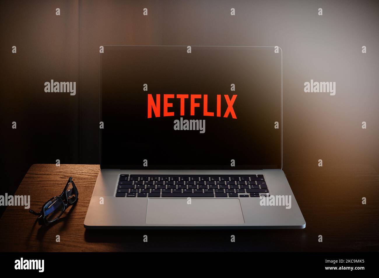 Logo of Netflix on laptop screen. Streaming service Netflix Stock Photo