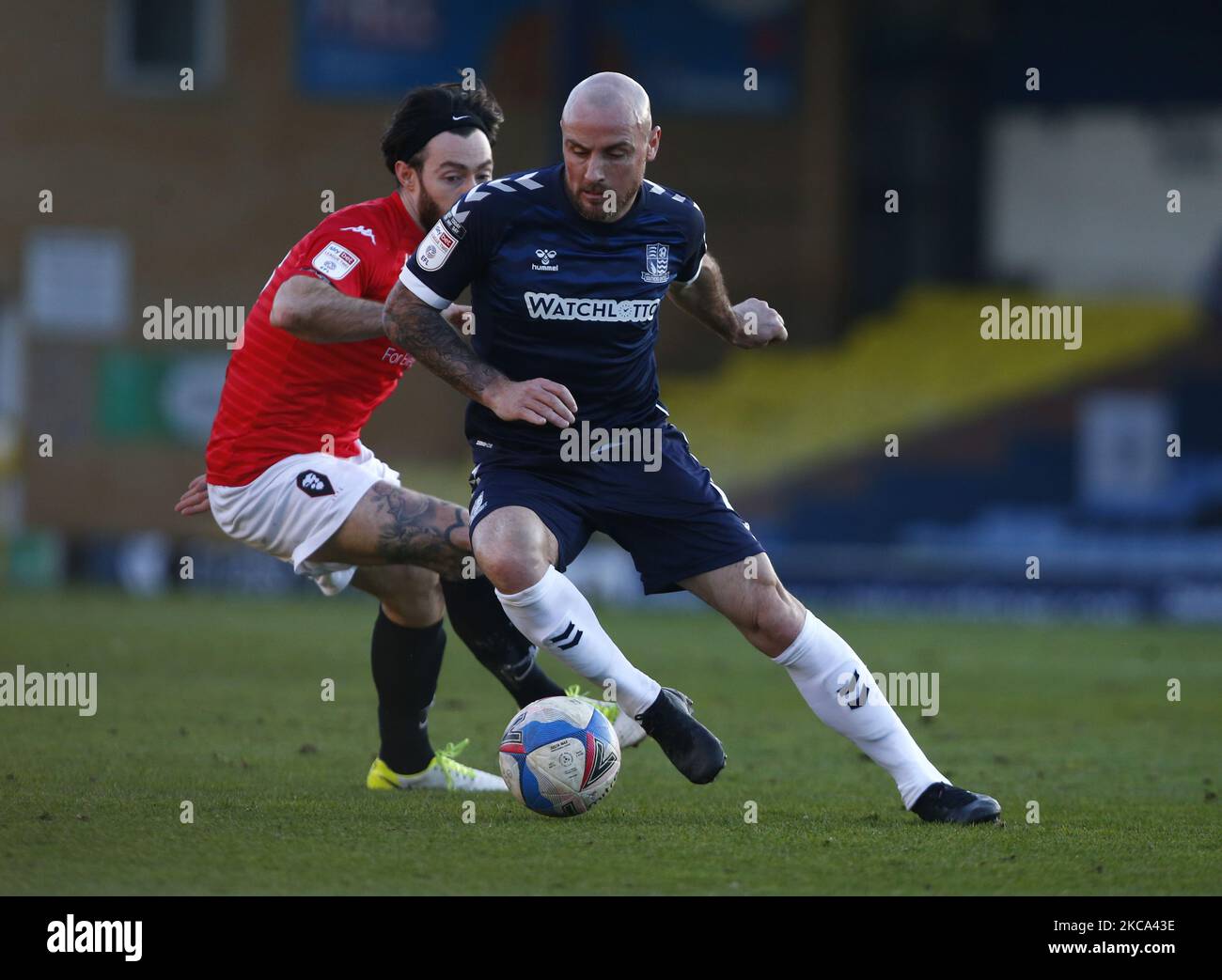 Alan McCormack of Southend United beats Richie Towell of Salford City during Sky Bet League Two between Southend United and Salford City at Roots Hall Stadium , Southend, UK on 27th February 2021 (Photo by Action Foto Sport/NurPhoto) Stock Photo