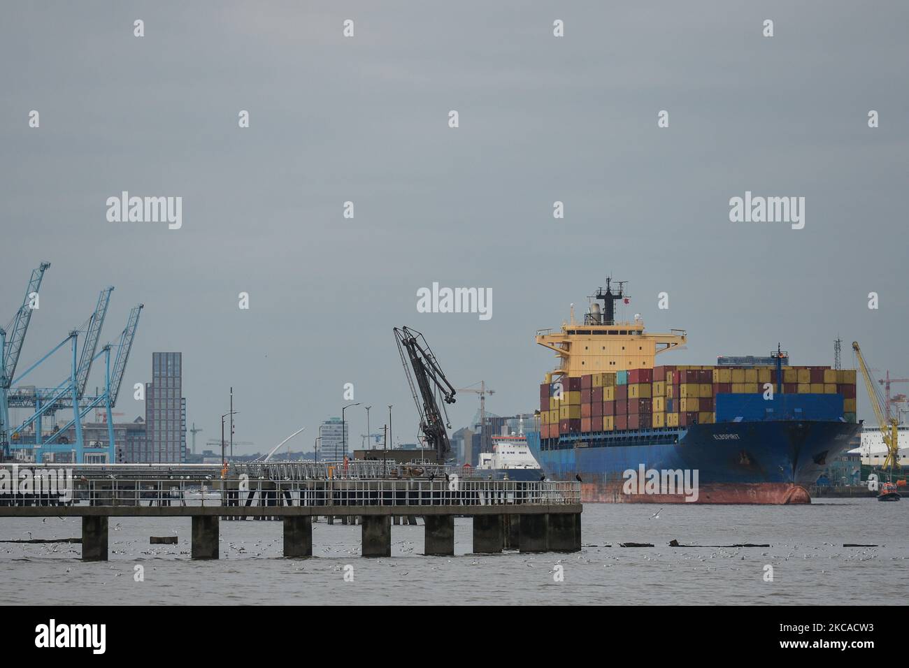 Vessel elbspirit hires stock photography and images Alamy
