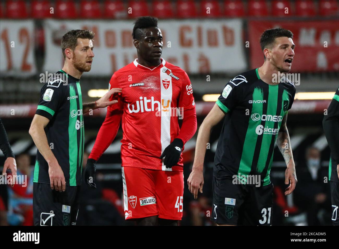 Mario Balotelli of AC Monza in action during the Serie B match between AC Monza and Pordenone Calcio at Stadio Brianteo on March 06, 2021 in Monza, Italy. (Photo by Mairo Cinquetti/NurPhoto) Stock Photo