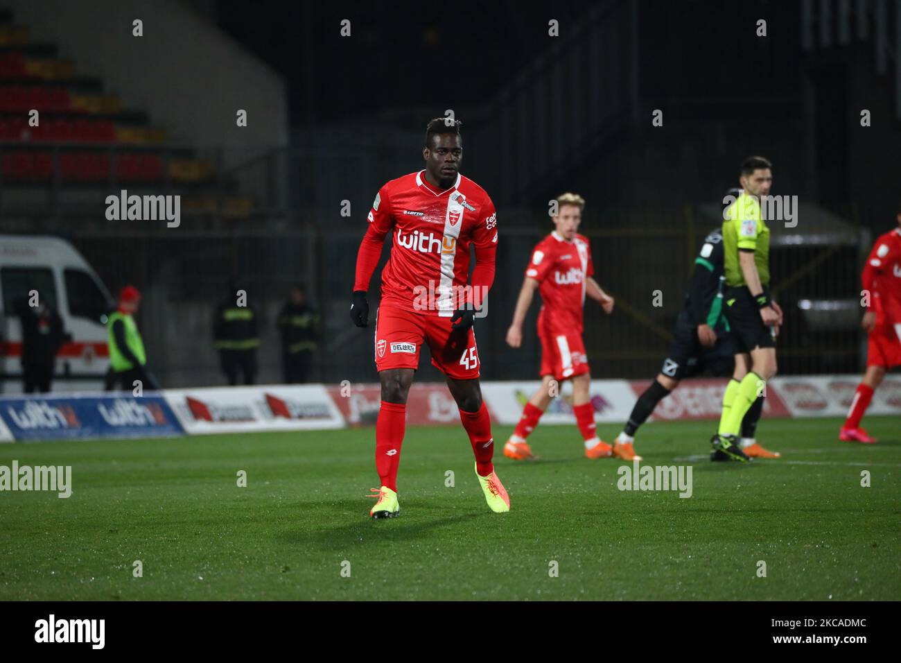Mario Balotelli of AC Monza in action during the Serie B match between AC Monza and Pordenone Calcio at Stadio Brianteo on March 06, 2021 in Monza, Italy. (Photo by Mairo Cinquetti/NurPhoto) Stock Photo